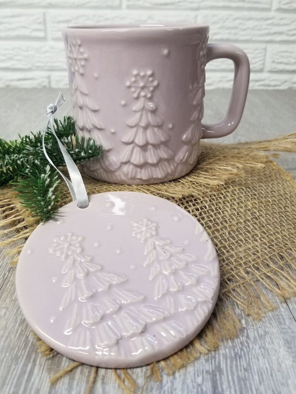 Temptations Christmas Tree Mug And Lid/ornament Set